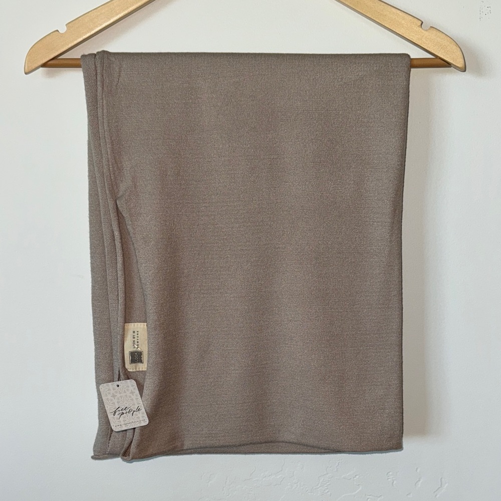 Chic Beige Pencil Skirt